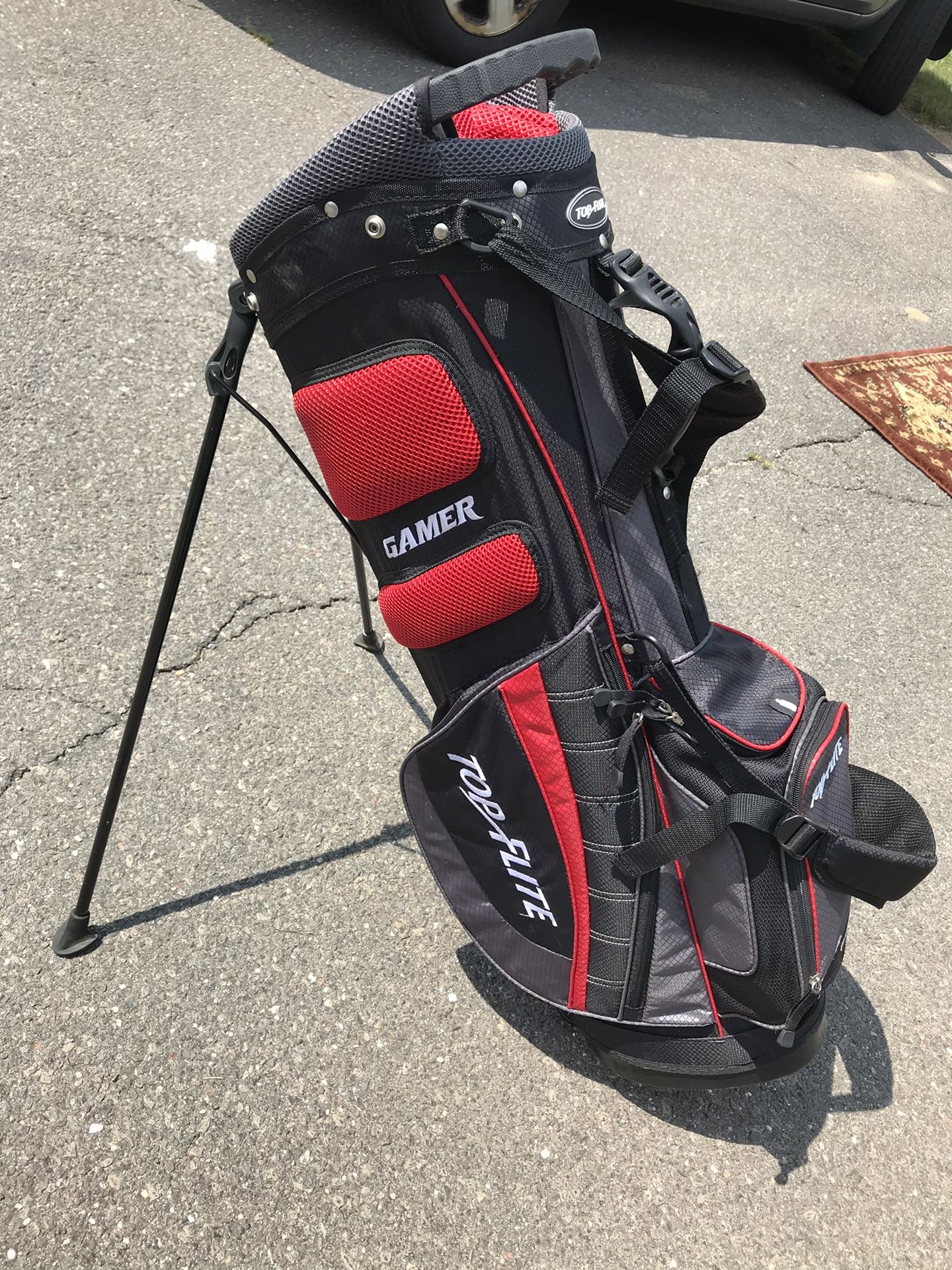 Top flite golf bag with stand