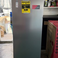 6.5 Upright Freezer 