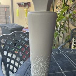 H:20” Ceramic vase