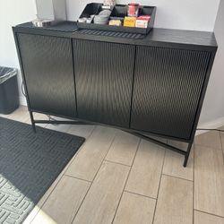 Black 2 Compartment Hutch