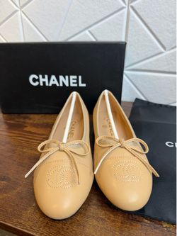 Beige Leather Ballet Flats – Women’s US 5