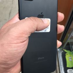 iPhone 7 plus 32gb unlocked 