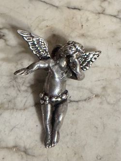 Vintage sterling silver Cherub Angel pendant
