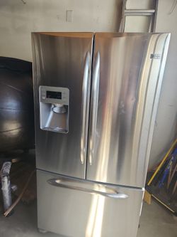 GE Profile 25.8 CU FT. French  Door