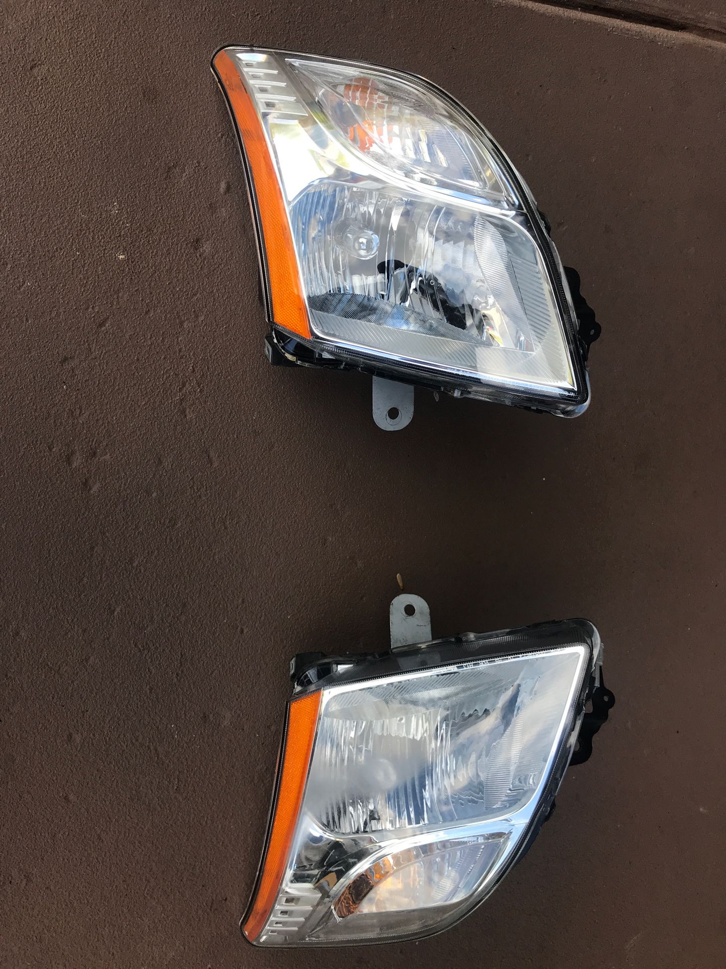 Headlights front lamp for 2010-2011 Nissan Sentra pair RH&LH fairly used