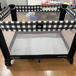 Pack ‘n Play® On the Go Playard