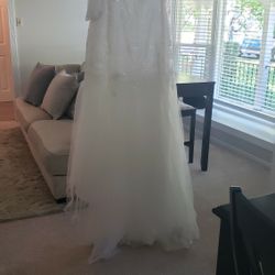 $250obo. Unused Wedding Dress 