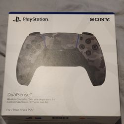 PlayStation 5 Camo Controller