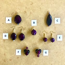 💜 Pretty purple plastic & glass beaded earrings & pendants made from a vintage necklace 