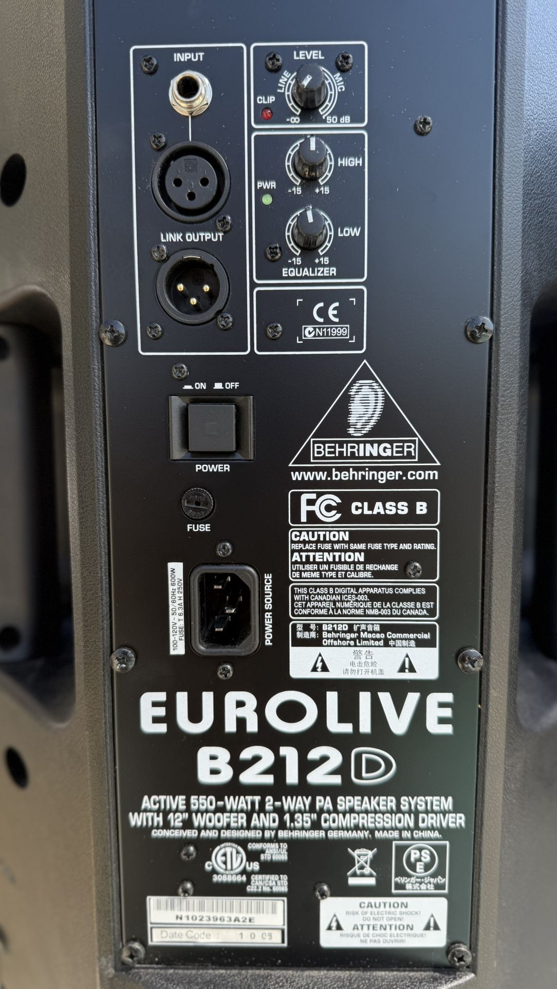 Behringer Eurolive Powered Complete Speaker System 