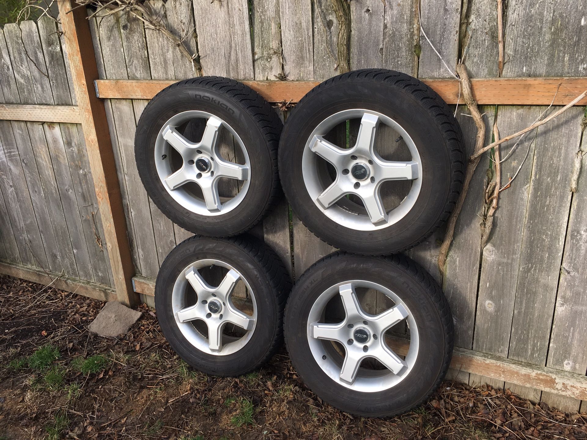 225/65R17 Nokian WR G3 SUV Tires & MB14 Wheels
