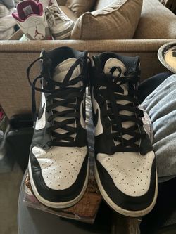 Nikes airs