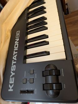 M-Audio Keystation 88 MIDI Keyboard Controller