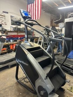 Stairmaster SM5 Stepmill With D1 Console