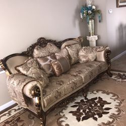 2 Beautiful  Couches With Coffee Table 