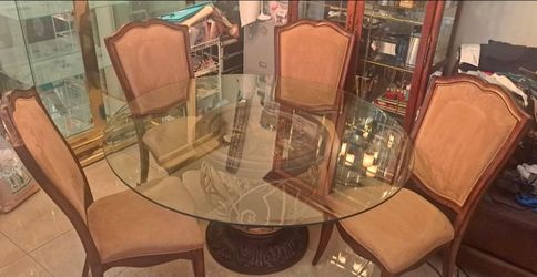Dining Tablet Round Glass & 4 chairs