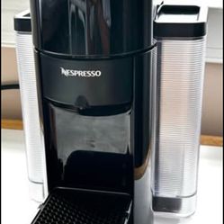 Nespresso Vertuo Evoluo Coffee Maker by De’Longhi – Excellent Condition.