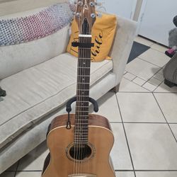 DEAN ACOUSTIC GUITAR FULL SIZE  NEW STRINGS BUILD IN TUNER GREAT SOUND SPECIAL FOR BEGUINERS