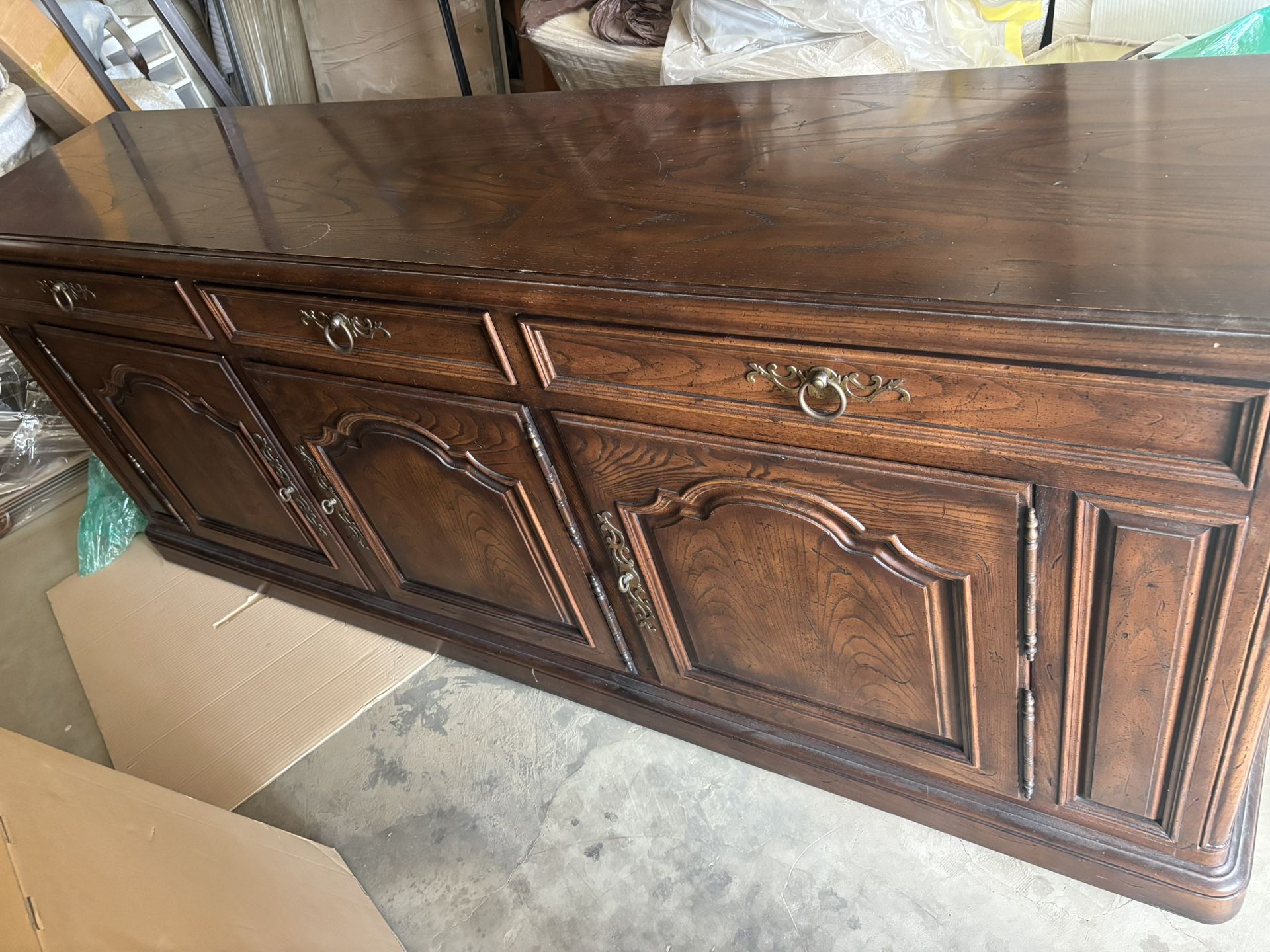 Beautiful Solid Wood Henredon Long Cabinet, Lots Of Storage