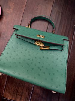 Green ostrich bag