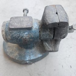 Small Swivel Bench Vise