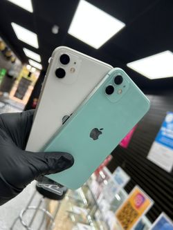 iPhone 11 64GB Unlocked | Like new | Kl Wireless Clearance Sale