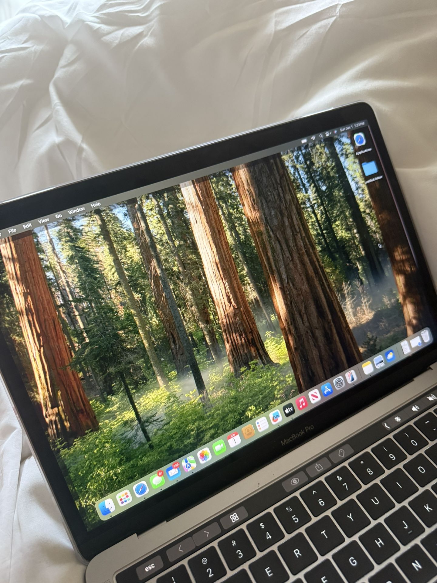 Apple MacBook Pro!