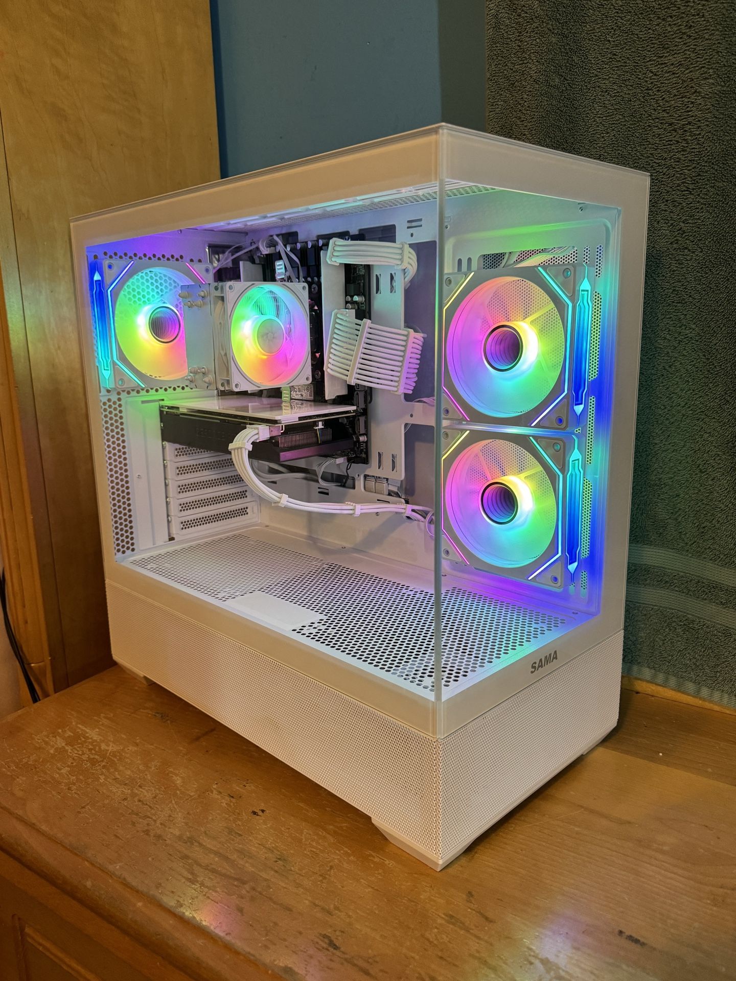 RTX 2060 Gaming PC - 32GB Ram, 14 Core Intel CPU, White/RGB