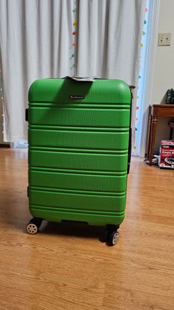 NEW Rockland 24" Green Luggage .