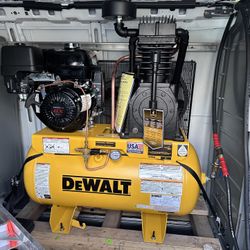 Air Compressor DeWalt 30 Gallons Honda Engine 