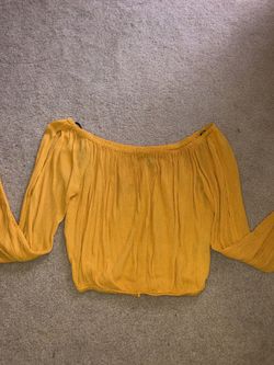 Forever 21 Over the Shoulder Top Size S