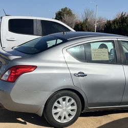 Nissan Versa SV