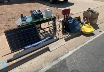 Free stuff out front on sidewalk