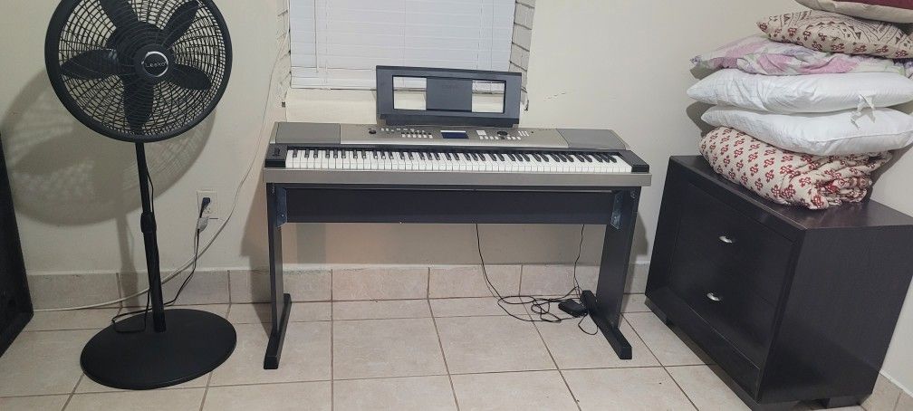 Yamaha Keyboard