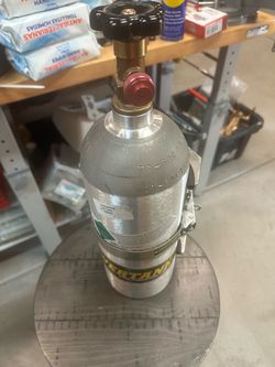 Off-road Co2 5# tank with mounting bracket. New