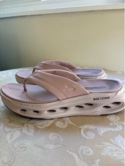 Sketchers size 6 women’s sandals