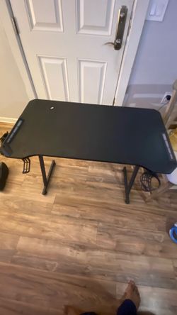 Gaming desk