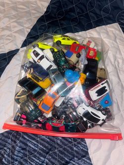 Hot Wheels Lot of cars ($30 for entire bag)
