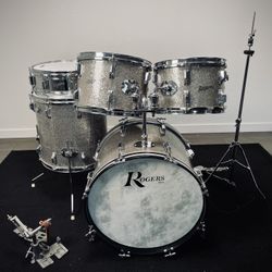 1960’s Rogers holiday Collectors Drumset