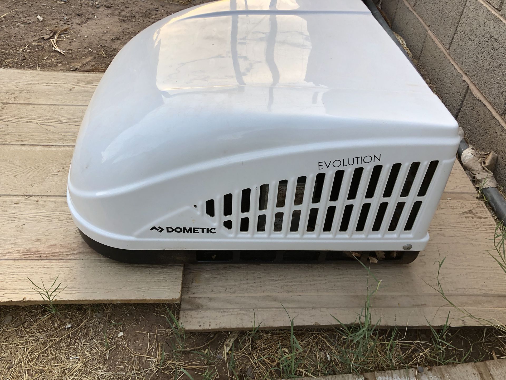 RV AC Unit Dometic Evolution High Efficiency 13500 BTU