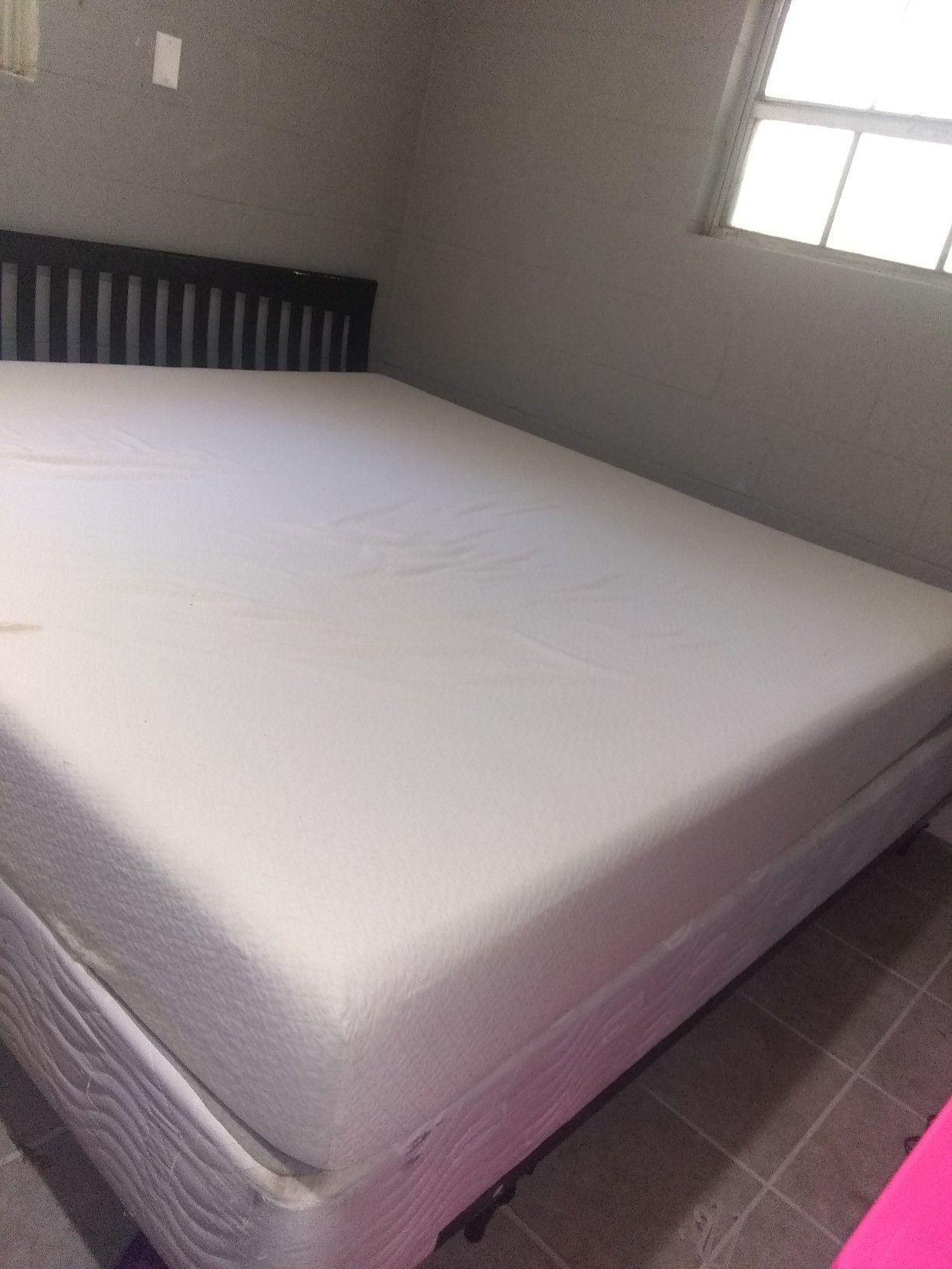 King size memory foam bed.