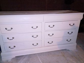 White 8 drawer dresser