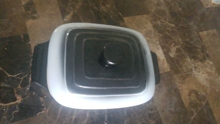 Cerimic small cooking pot with a lid