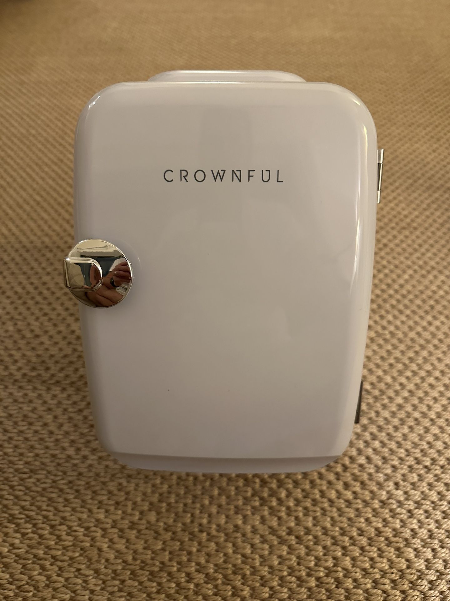 Crownful Mini Fridge