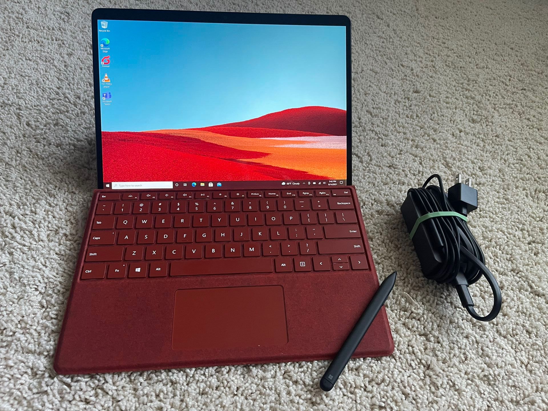 Surface Pro X, SQ2 CPU/16GB/512GB/Cellular LTE/Keyboard/Pen/Warranty+