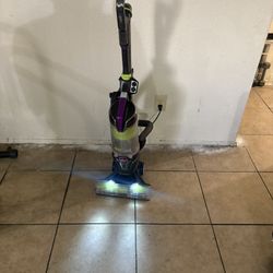 Aspiradora Seminueva Para Piso Y Carpeta En 30 Dolares 
