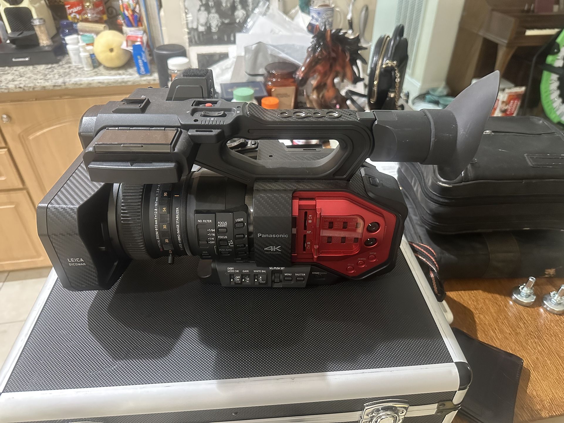 Panasonic AG-DVX200 4K Camcorder