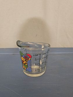 Vintage Disney Anchor Hocking Winnie the Pooh Glass Measuring Cup 1 Cup 8 oz