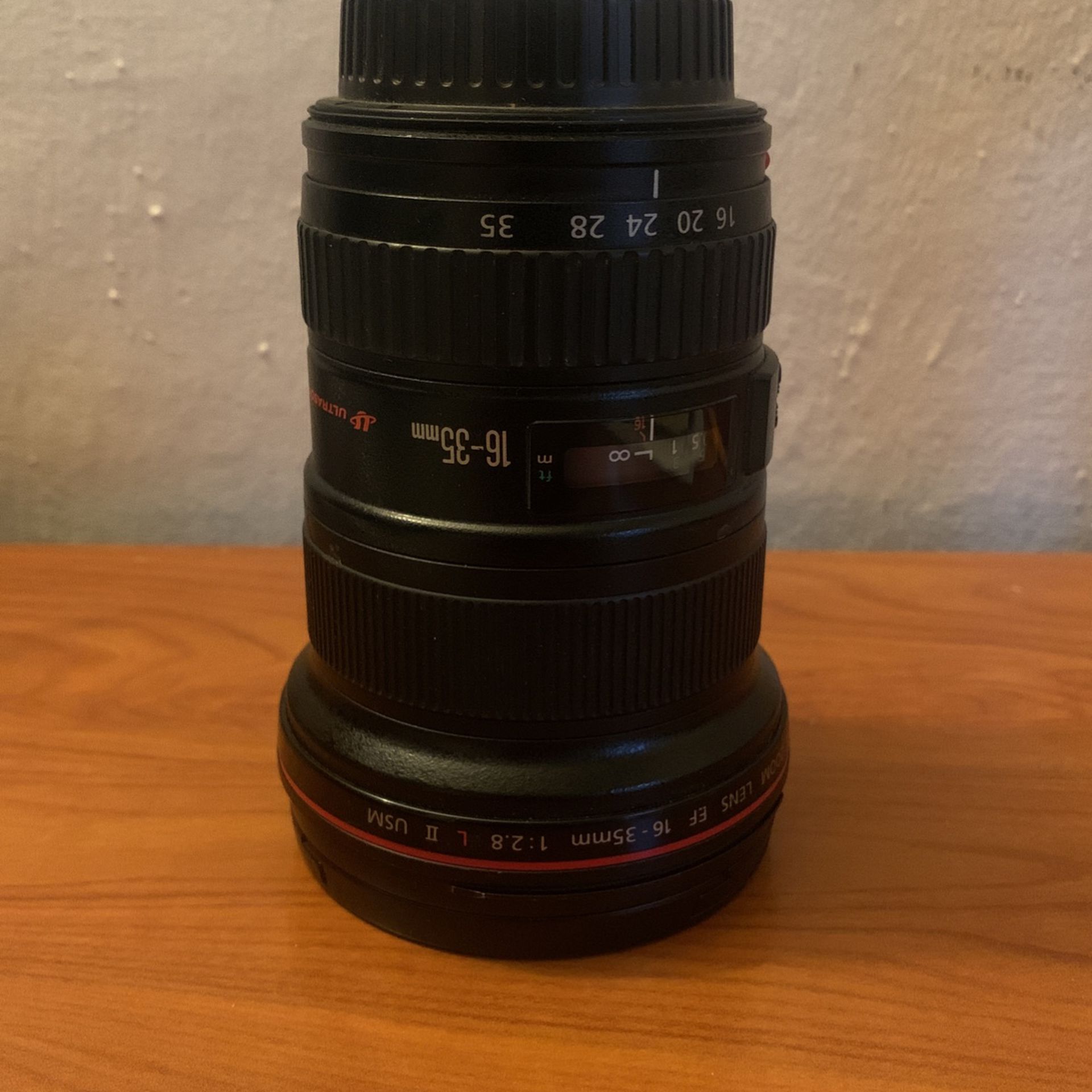 Canon Zoom Lens EF 16-35mm 1:2.8 USM