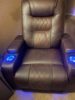 Movie theater recliner